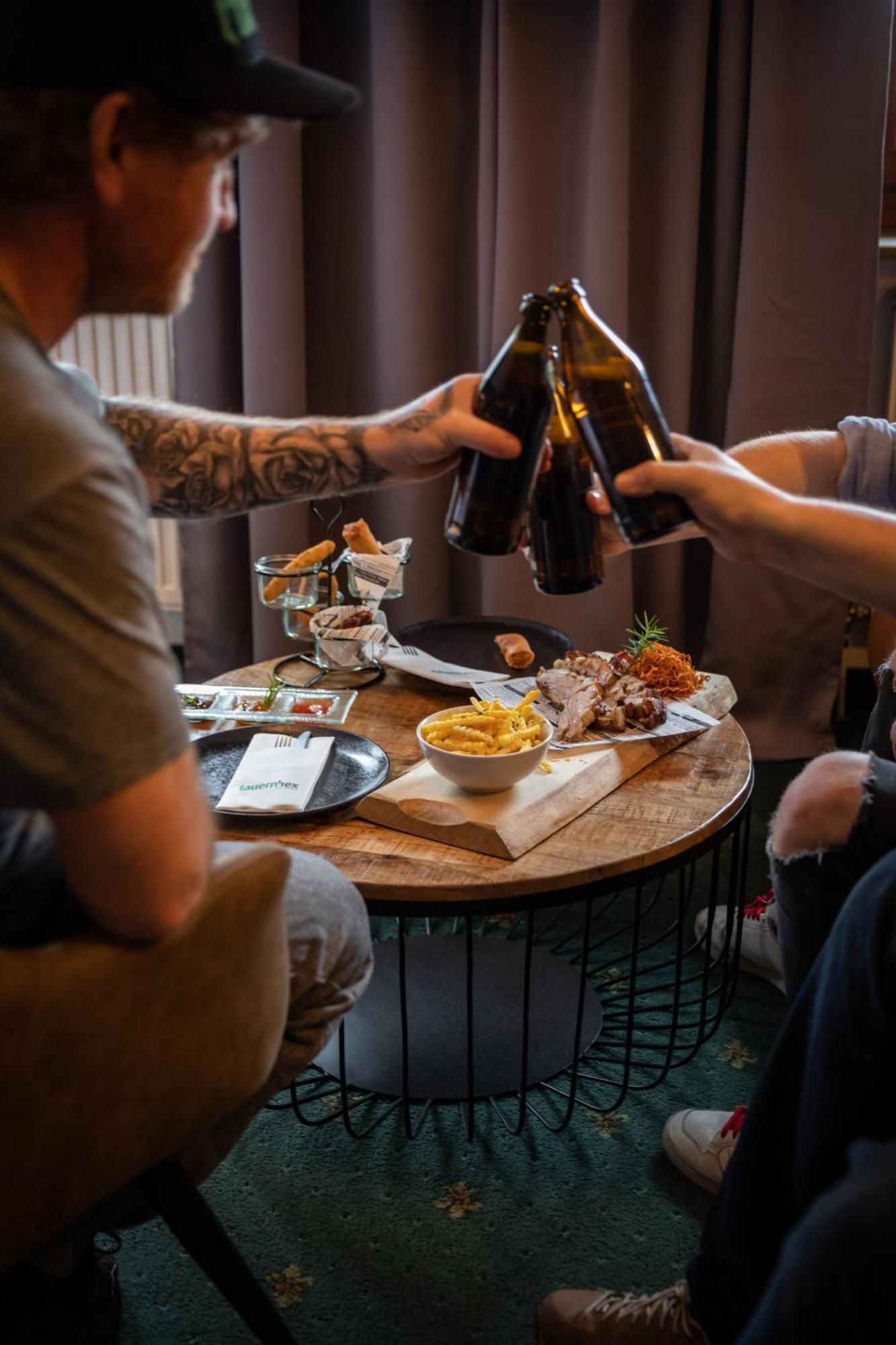 Hotel . Wirtshaus Tauernhex Piesendorf Eksteriør billede